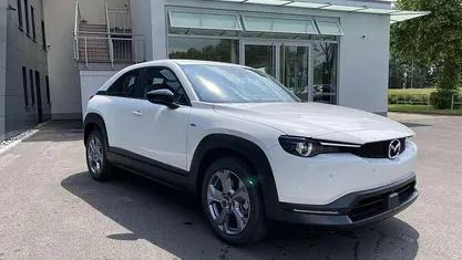 Weiß Gebraucht 2023 Mazda MX30 Ad'Vantage SUV | 16.991 € (Guter Preis)