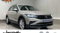 Ivory silver metallic (metallic) Gebraucht 2023 VW Tiguan Life SUV | 28.950 € (Fairer Preis)