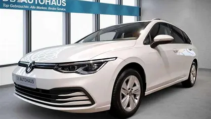 Gebraucht VW Golf VIII Life 150 PS (110 kW) 2023 Weiß Kombi