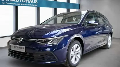 Second-hand VW Golf VIII Life 110 CP (80 kW) 2024 Albastru Break