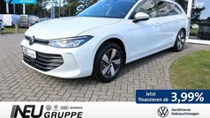 Oryxweiß perlmutteffekt Gebraucht 2025 VW Passat Business Kombi | 34.389 € (Superpreis)