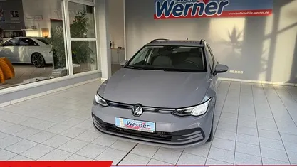 Grau Gebraucht 2021 VW Golf VIII Life Kombi | 18.880 € (Fairer Preis)