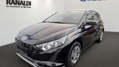Neu Hyundai i20 Select 101 PS (74 kW) 2025 Schwarz Limousine
