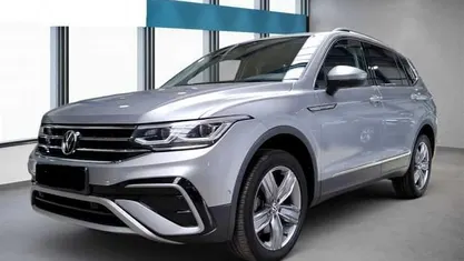 Gebraucht VW Tiguan Allspace Elegance 245 PS (180 kW) 2023 Silber SUV
