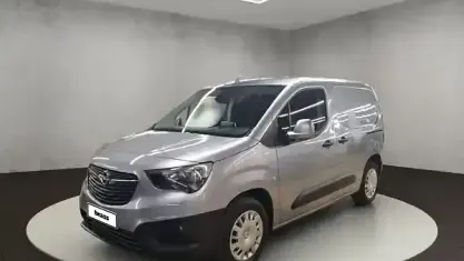 Gebraucht Opel Combo 131 PS (96 kW) 2020 Kontrast grau / quarz silber Van / Kleinbus