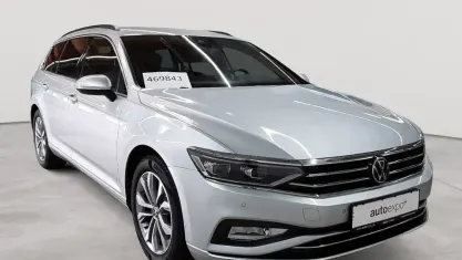 Gebraucht VW Passat Business 150 PS (110 kW) 2023 Scale silver metallic Kombi