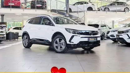 Gebraucht Opel Grandland X 131 PS (96 kW) 2024 Weiß SUV