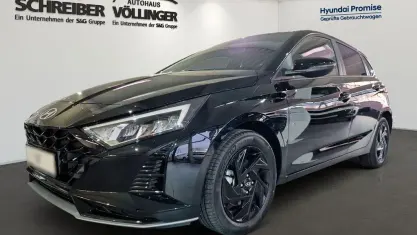 Neu Hyundai i20 Blackline 101 PS (74 kW) 2025 Schwarz Limousine