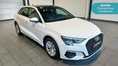 Weiß Gebraucht 2021 Audi A3 Sportback e-tron Basis Limousine | 22.920 € (Fairer Preis)