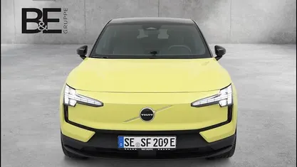 Weiß Gebraucht 2025 Volvo EX30 Plus SUV | 34.950 € (Guter Preis)