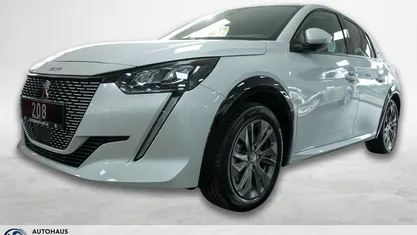 Weiss Gebraucht 2020 Peugeot e-208 Allure Kleinwagen | 13.985 € (Fairer Preis)