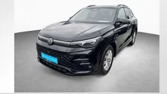 Deep black perleffekt Gebraucht 2024 VW Tiguan R-line SUV | 40.890 € (Fairer Preis)