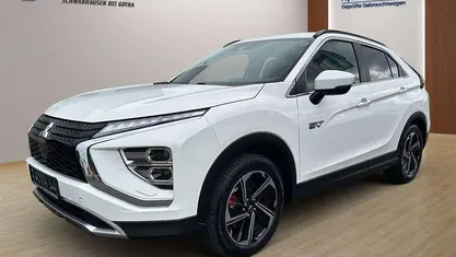 Gebraucht Mitsubishi Eclipse Cross Plus 188 PS (138 kW) 2022 Weiß SUV