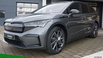 Gebraucht 2025 Skoda Enyaq iV SportLine SUV | 54.450 € (Fairer Preis)