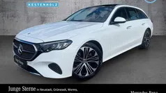Polarweiß Gebraucht 2023 Mercedes E220 Avantgarde Kombi | 49.880 € (Fairer Preis)