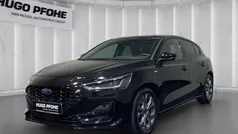 Schwarz Gebraucht 2022 Ford Focus ST-Line Limousine | 19.840 € (Fairer Preis)