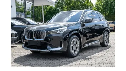 Neu BMW iX1 xLine 150 kW (204 PS) 2026 Schwarz SUV