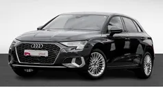Grau Gebraucht 2024 Audi A3 Sportback Advanced Limousine | 27.121 € (Superpreis)