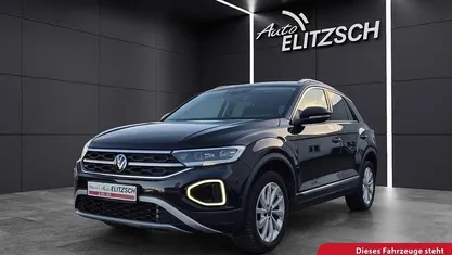 Deep black perleffekt Gebraucht 2023 VW T-Roc Style SUV | 25.950 € (Fairer Preis)