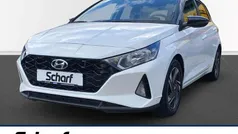 Weiss Gebraucht 2021 Hyundai i20 Trend Kleinwagen | 13.690 € (Fairer Preis)