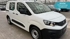 Weiß Gebraucht 2021 Peugeot Partner Premium Van / Kleinbus | 14.890 € (Guter Preis)