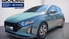 Mangrove green / mic Gebraucht 2024 Hyundai i20 Trend Limousine | 18.980 € (Fairer Preis)