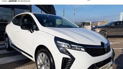 Gebraucht Renault Clio V Evolution 91 PS (66 kW) 2025 Weiß (arktisweiß (weiß)) Limousine