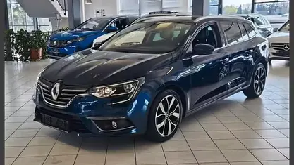 Gebraucht Renault Mégane GrandTour Bose Edition 140 PS (102 kW) 2019 Blau (original) Kombi