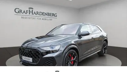 Grau Neu 2025 Audi RS Q8 Performance SUV | 171.811 € (Etwas zu teuer)