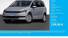 Oyster silver metallic Gebraucht 2024 VW Touran Comfortline Van / Kleinbus | 32.508 € (Guter Preis)