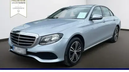 Używany Mercedes E220 194 KM (142 kW) 2016 Srebrny Sedan/Limuzyna