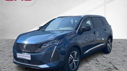 Używany Peugeot 5008 Allure 136 KM (100 kW) 2024 Niebieski SUV