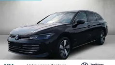 Grenadillschwarz metallic Gebraucht 2024 VW Passat Business Kombi | 31.420 € (Fairer Preis)