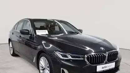 Gebraucht BMW 530e Luxury Line 184 PS (135 kW) 2021 Sophistograu brillanteffekt metallic Limousine