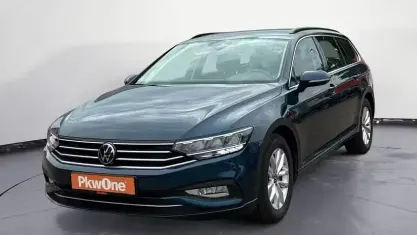 Gebraucht VW Passat 122 PS (89 kW) 2022 Blau Kombi