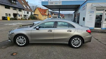 Grau Gebraucht 2019 Mercedes A200 Limousine | 23.500 € (Fairer Preis)