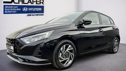 Neu Hyundai i20 Trend 101 PS (74 kW) 2025 Phantom black / met Limousine