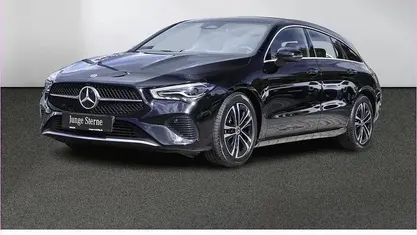Schwarz Gebraucht 2024 Mercedes CLA180 Shooting Brake Kombi | 26.970 € (Guter Preis)