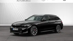 Saphirschwarz metallic Gebraucht 2024 BMW 330e M Sport Kombi | 45.900 € (Fairer Preis)