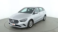 Silber Gebraucht 2021 Mercedes B180 Style Van / Kleinbus | 19.450 € (Fairer Preis)