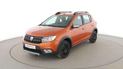 Gebraucht Dacia Sandero Celebration 90 PS (66 kW) 2017 Orange Limousine