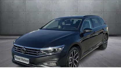 Grau Gebraucht 2024 VW Passat Business Kombi | 42.970 € (Fairer Preis)