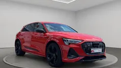 Rot Gebraucht 2022 Audi e-tron Ambiente SUV | 46.890 € (Guter Preis)