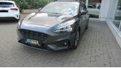 Metallic) (grau Gebraucht 2020 Ford Focus ST-Line Kombi | 19.477 €