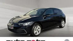 Schwarz Gebraucht 2023 VW Golf VIII Life Limousine | 21.880 € (Fairer Preis)