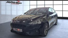 Obsidianschwarz (schwarz) Gebraucht 2020 Ford Focus ST-Line Limousine | 19.880 € (Fairer Preis)