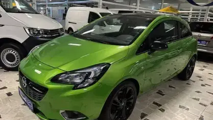 Używany Opel Corsa Color Edition 116 KM (85 kW) 2015 Zielony Hatchback
