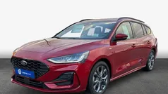 Fantasticrot metallic Gebraucht 2023 Ford Focus ST-Line Kombi | 23.960 € (Fairer Preis)