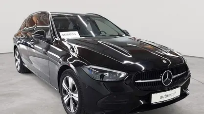 Usado Mercedes C300e Avantgarde 204 HP (150 kW) 2023 Preto Carrinha