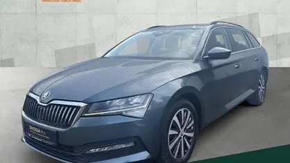 Quarzgrau metallic Gebraucht 2022 Skoda Superb Ambition Kombi | 24.444 € (Superpreis)